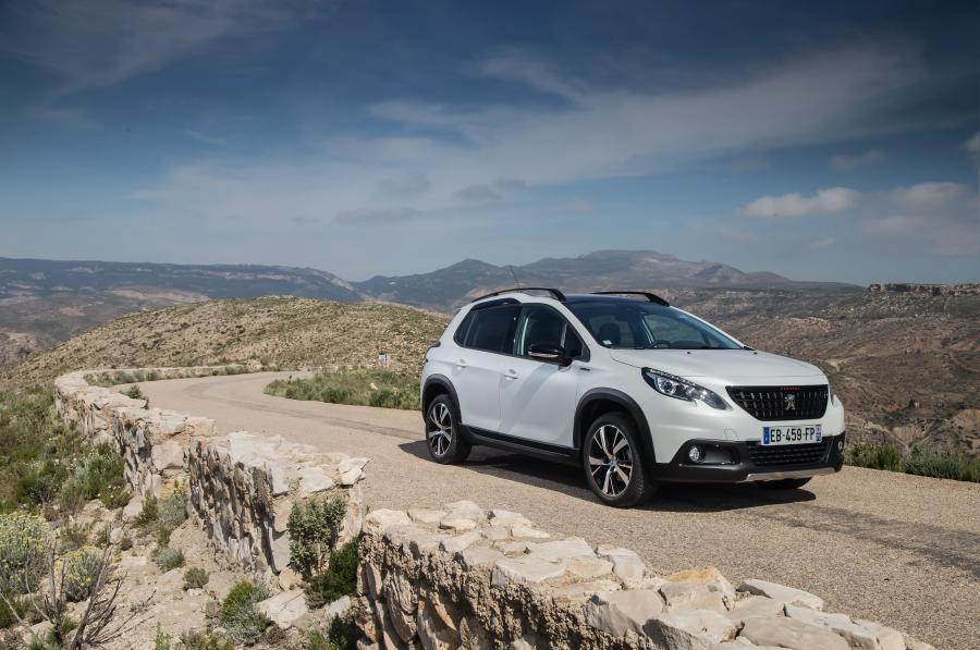  Peugeot 2008 GT Line 2016 года  (фото 29 из 42)